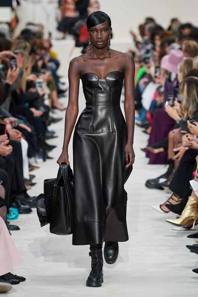 Look 14